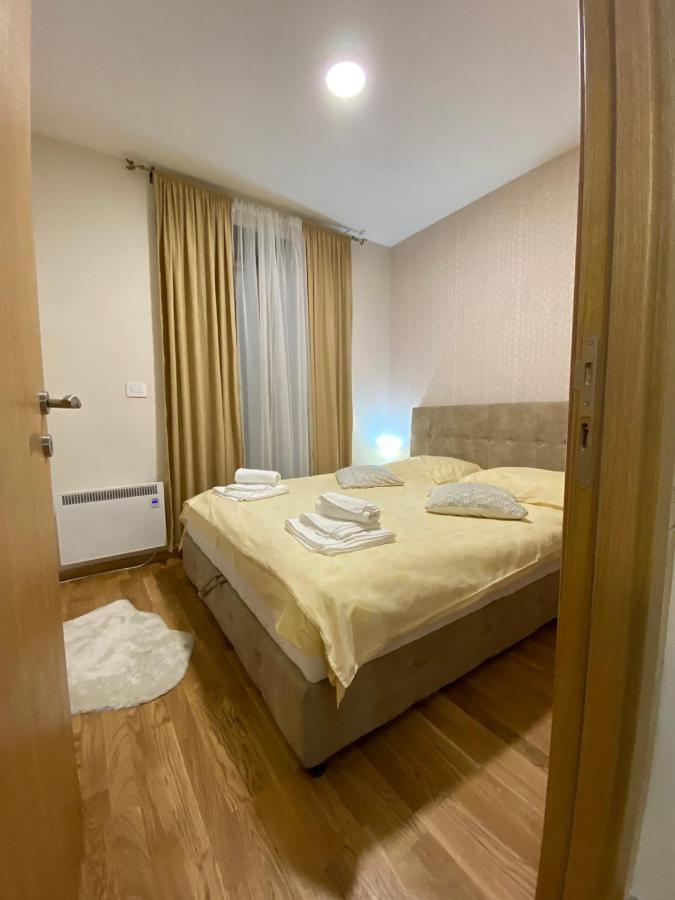 Prezident In Apartment *